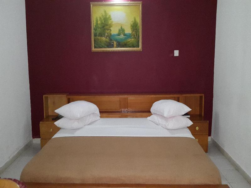 Sir Max Hotel Кумаси Экстерьер фото